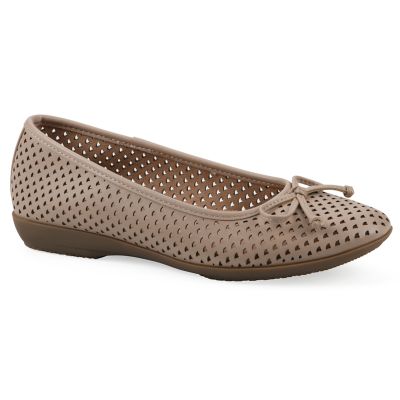 Cliffs by White Mountain Women's Carris Ballet Flat, 10M