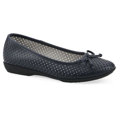 Cliffs by White Mountain Women's Carris Ballet Flat, Navy Blue, 8M