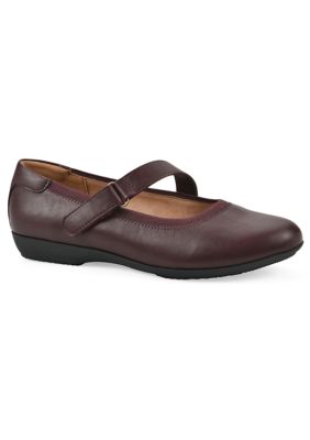 Cliffs by White Mountain Women's Carwen Ballet Flat - Wide Width, Burgundy, 10W