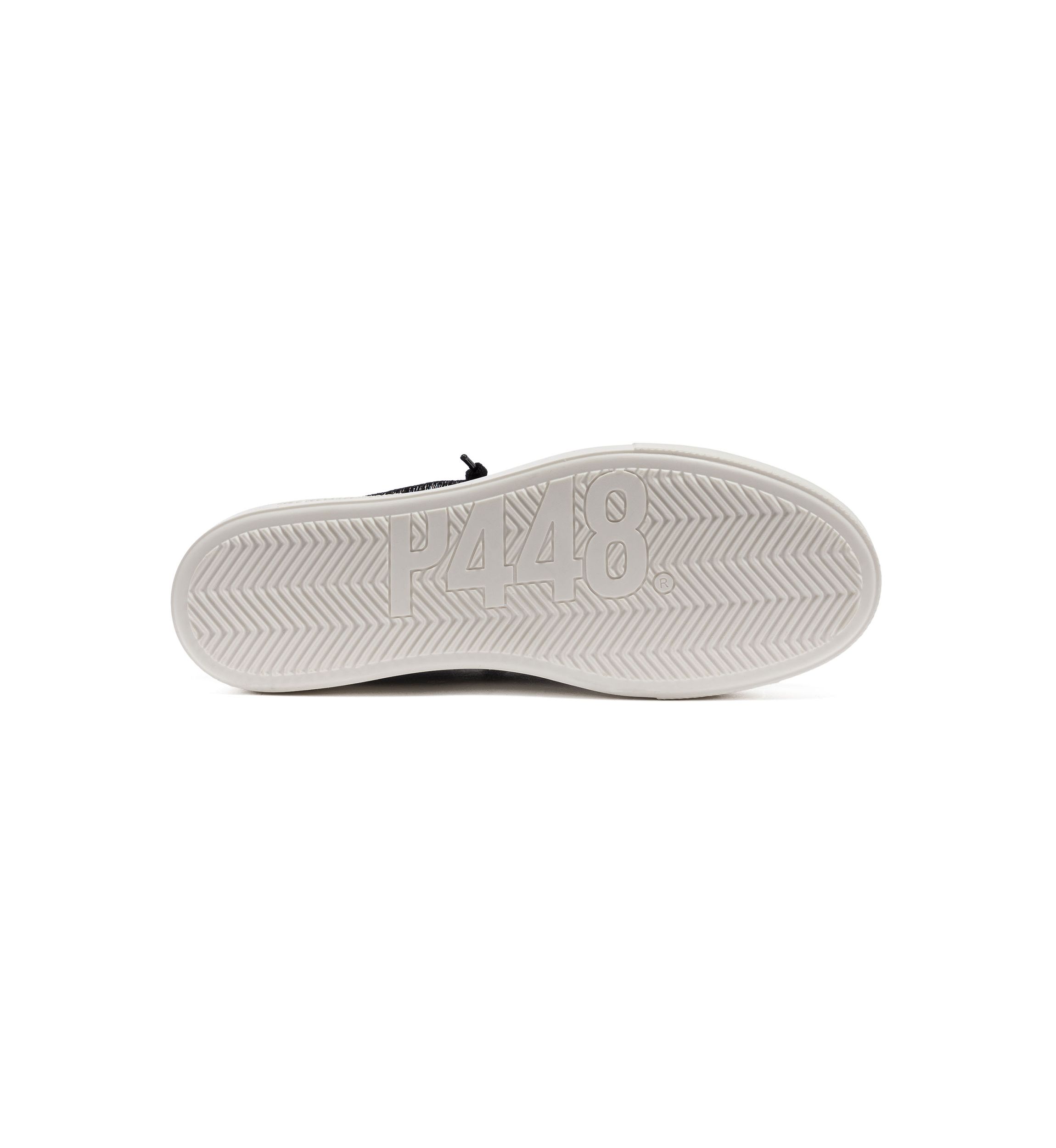 Thea Sneakers