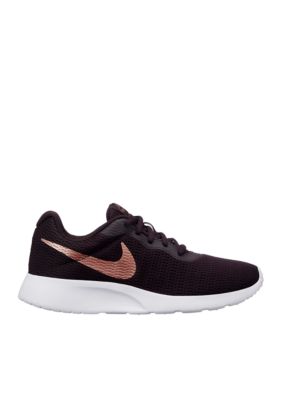 belks nike womens shoes