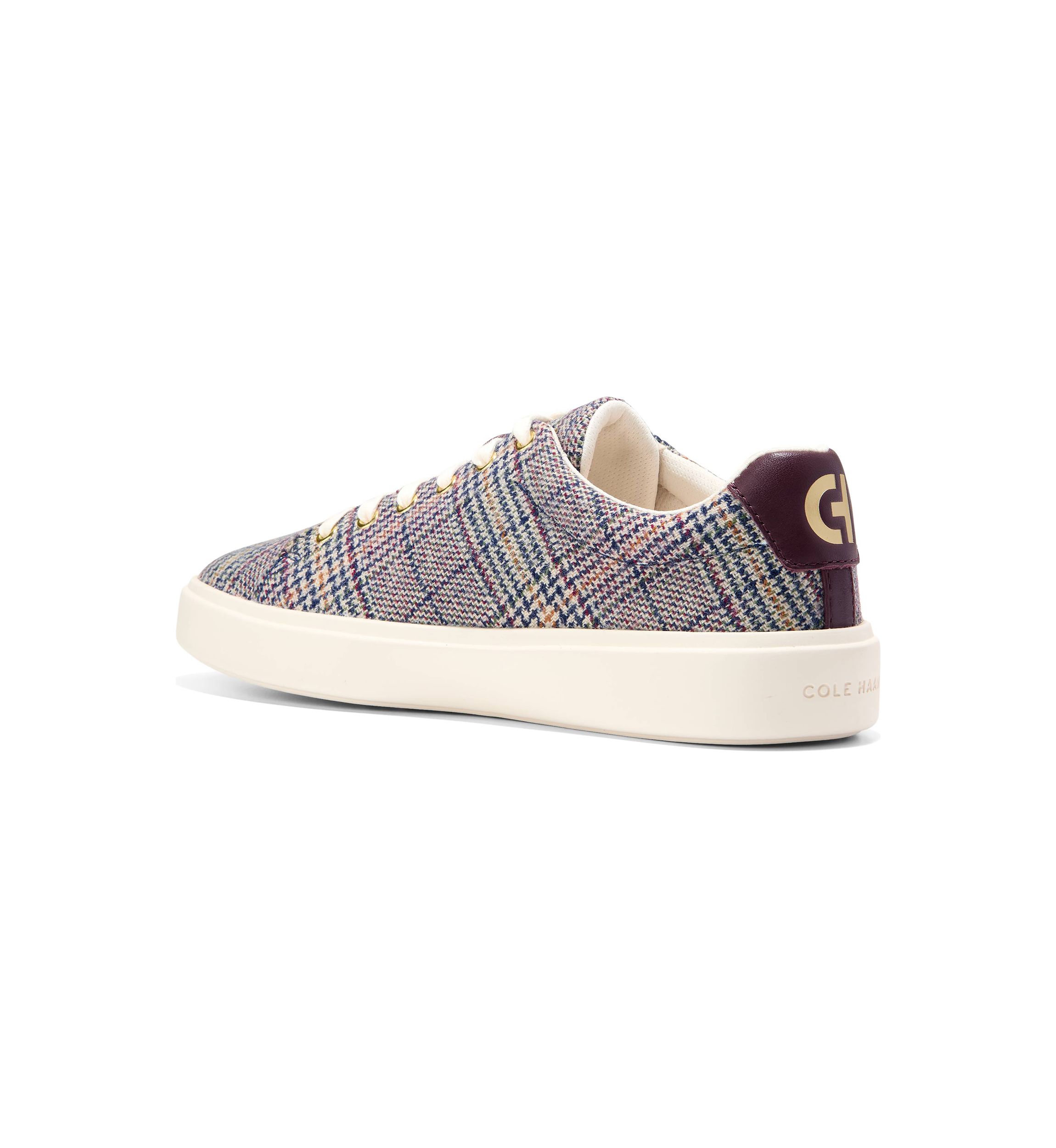 Grand Crosscourt Traveler Sneakers
