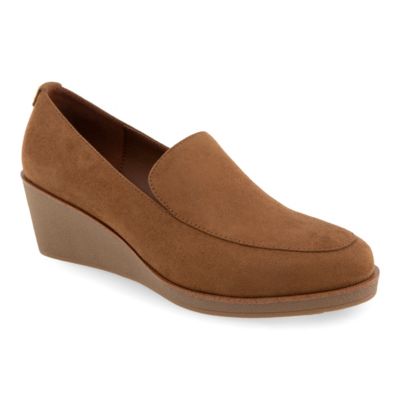 AEROSOLES Women's Basil Wedge Heel Loafer