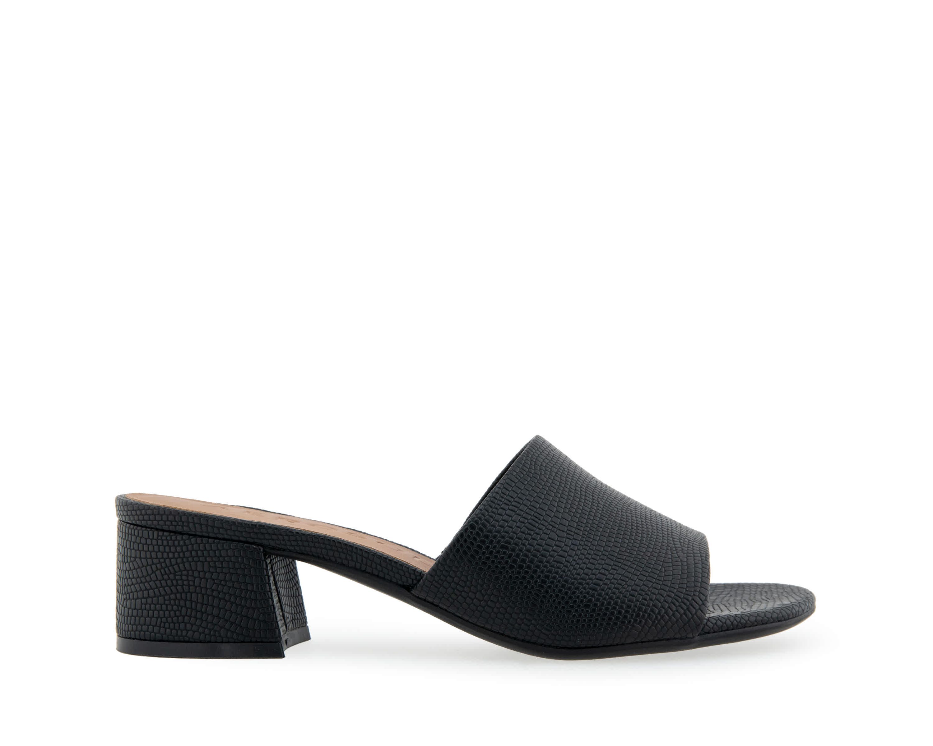 Como Slide Sandals