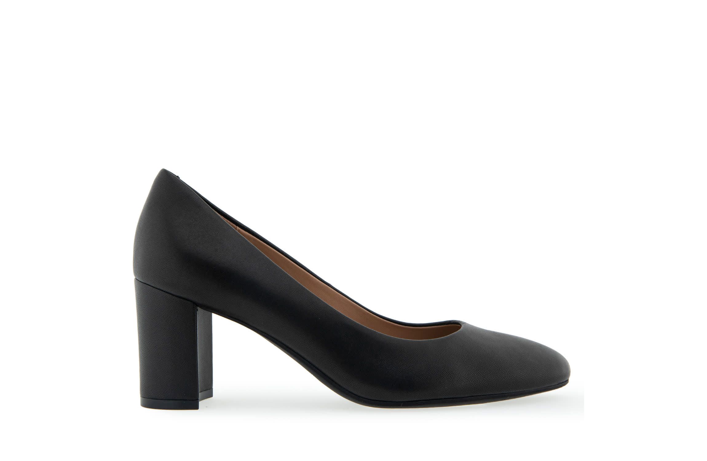 Betsy Pumps
