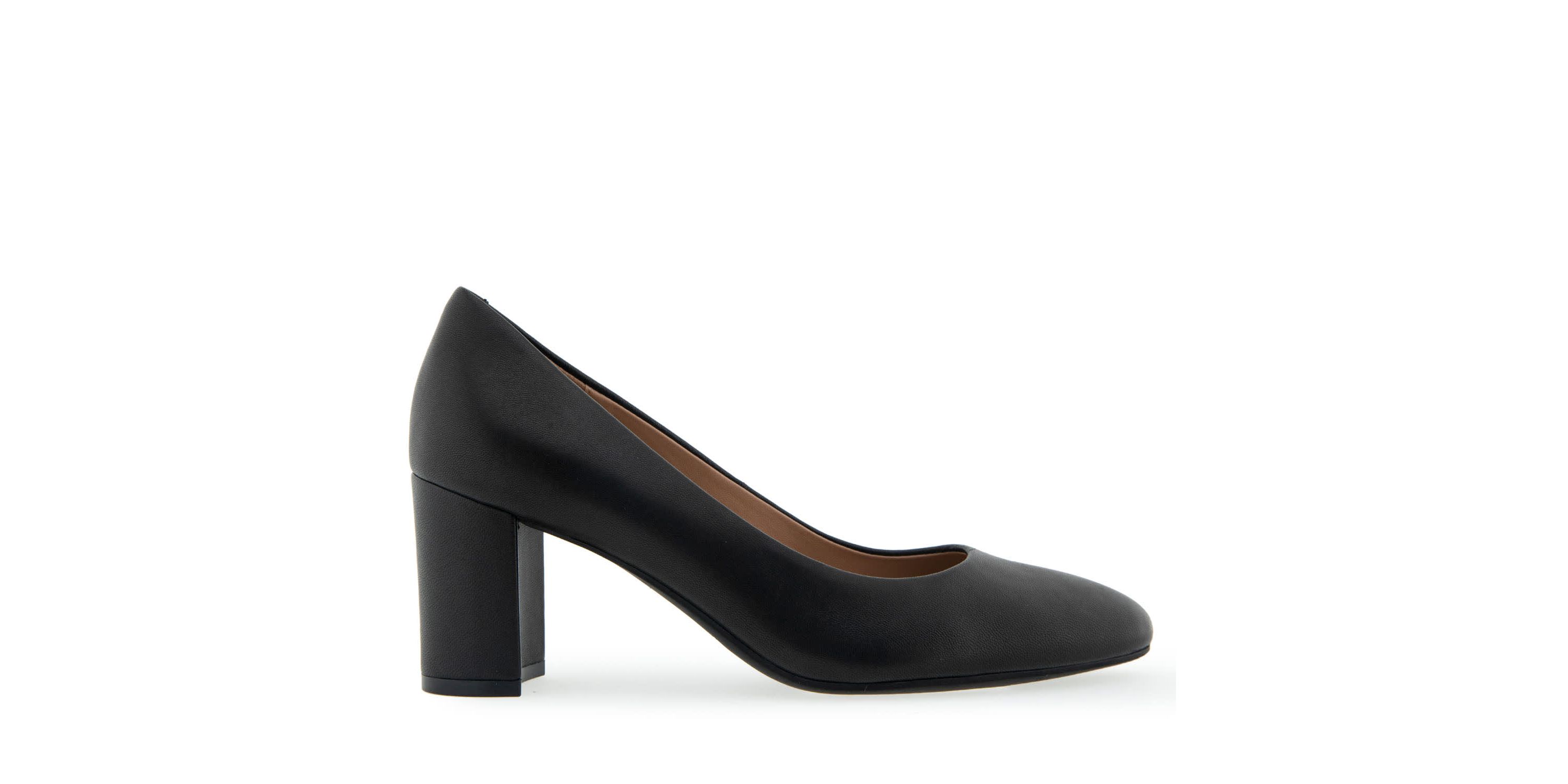 Betsy Pumps