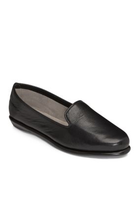 Clearance: Women's Flats & Flat Shoes for Women | belk