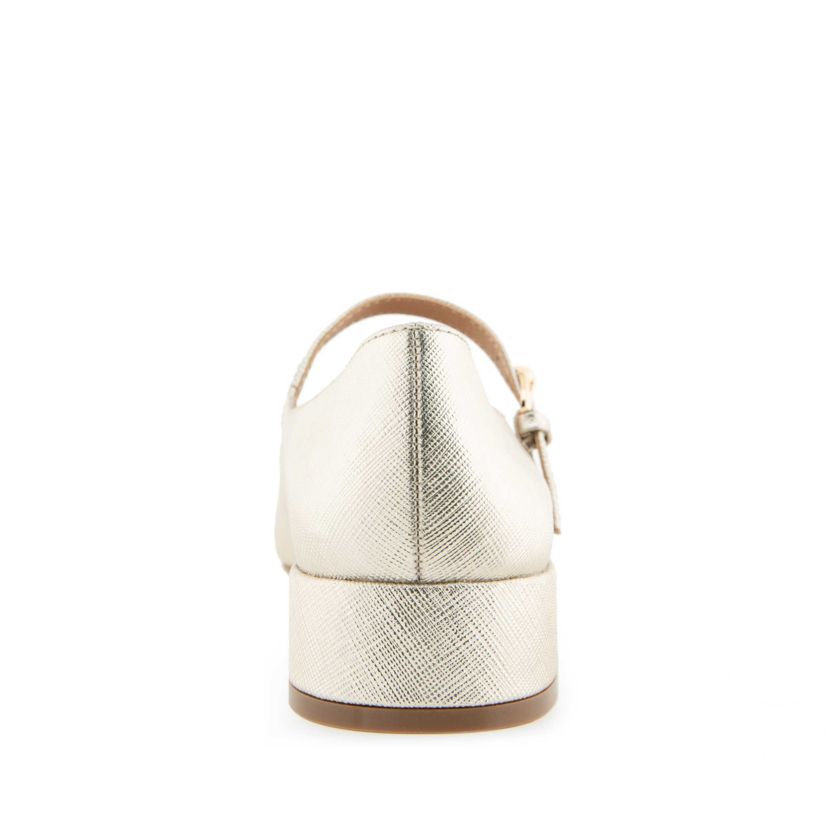 Isannah Maryjane Heel