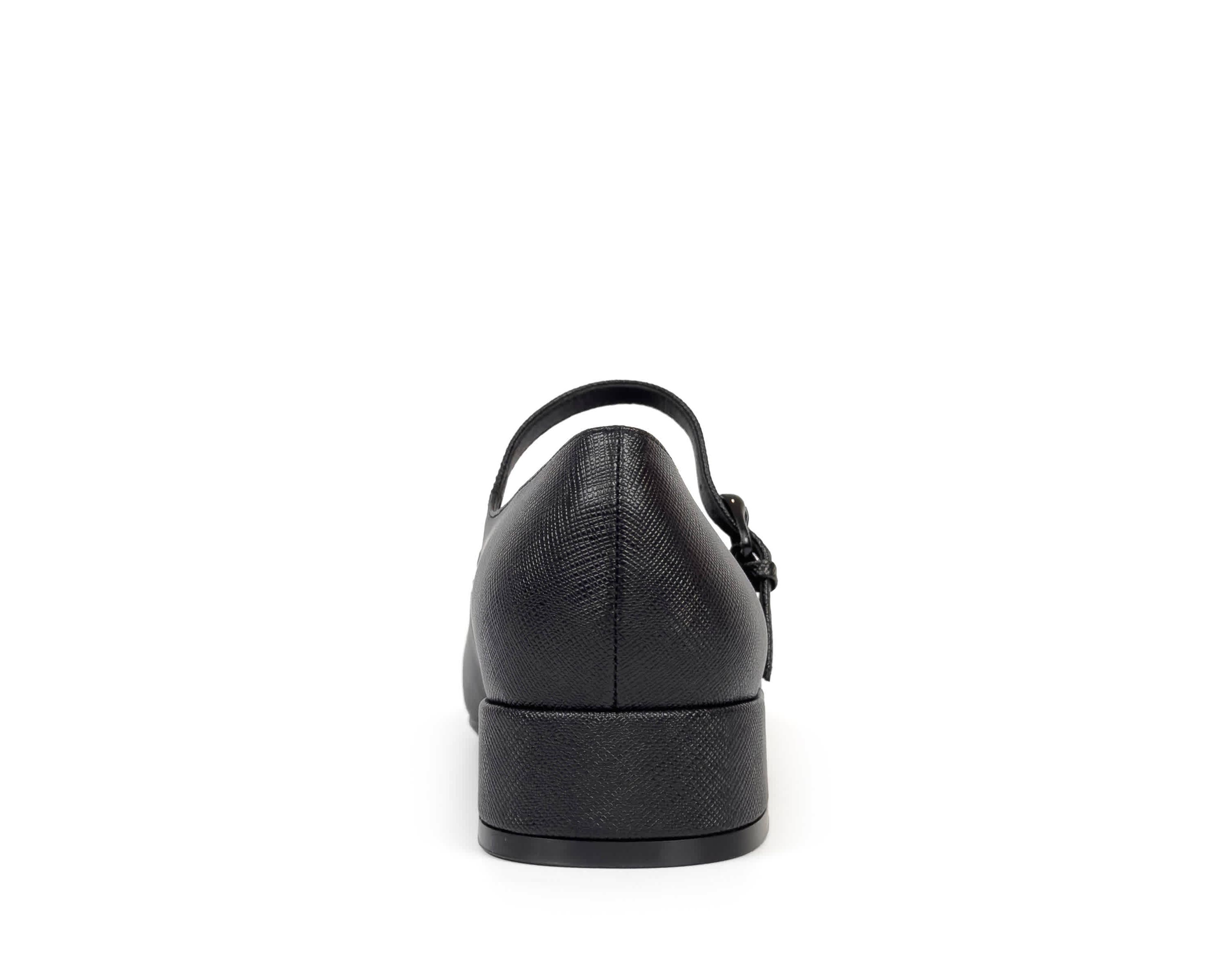 Isannah Maryjane Heel