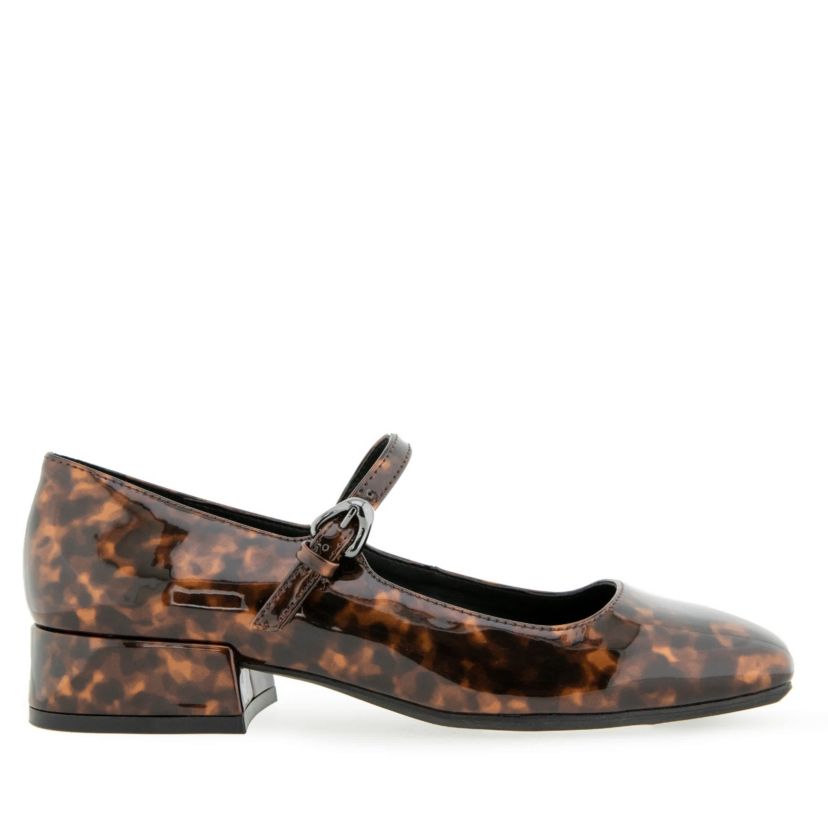 Isannah Maryjane Heel