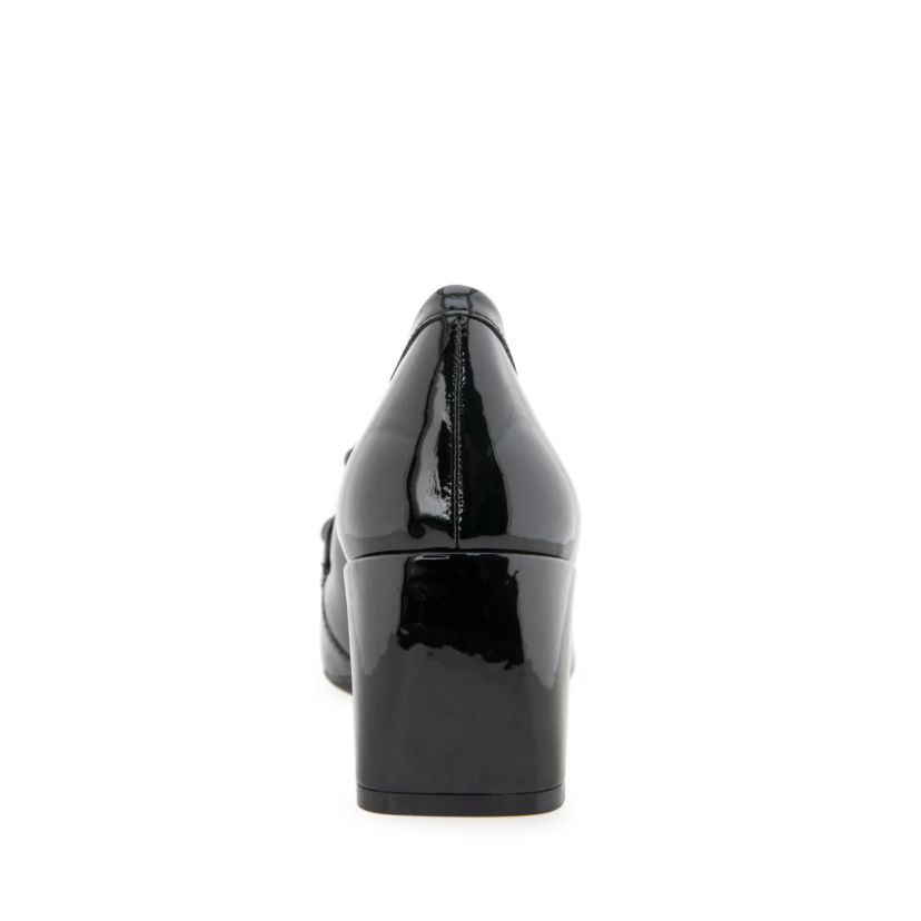 Izell Tailored Pump
