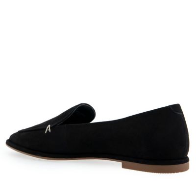 Neo Closed Toe Loafer