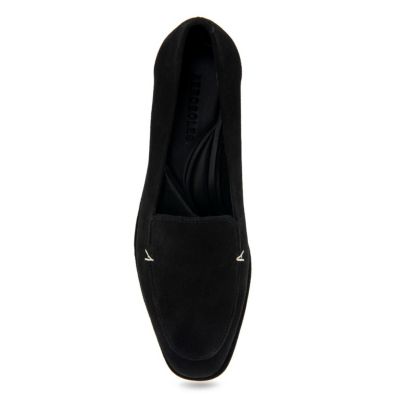 Neo Closed Toe Loafer