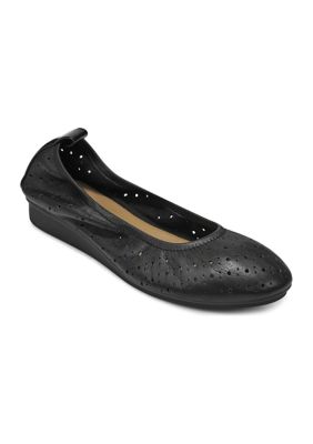 Clearance: Women's Flats & Flat Shoes for Women | belk