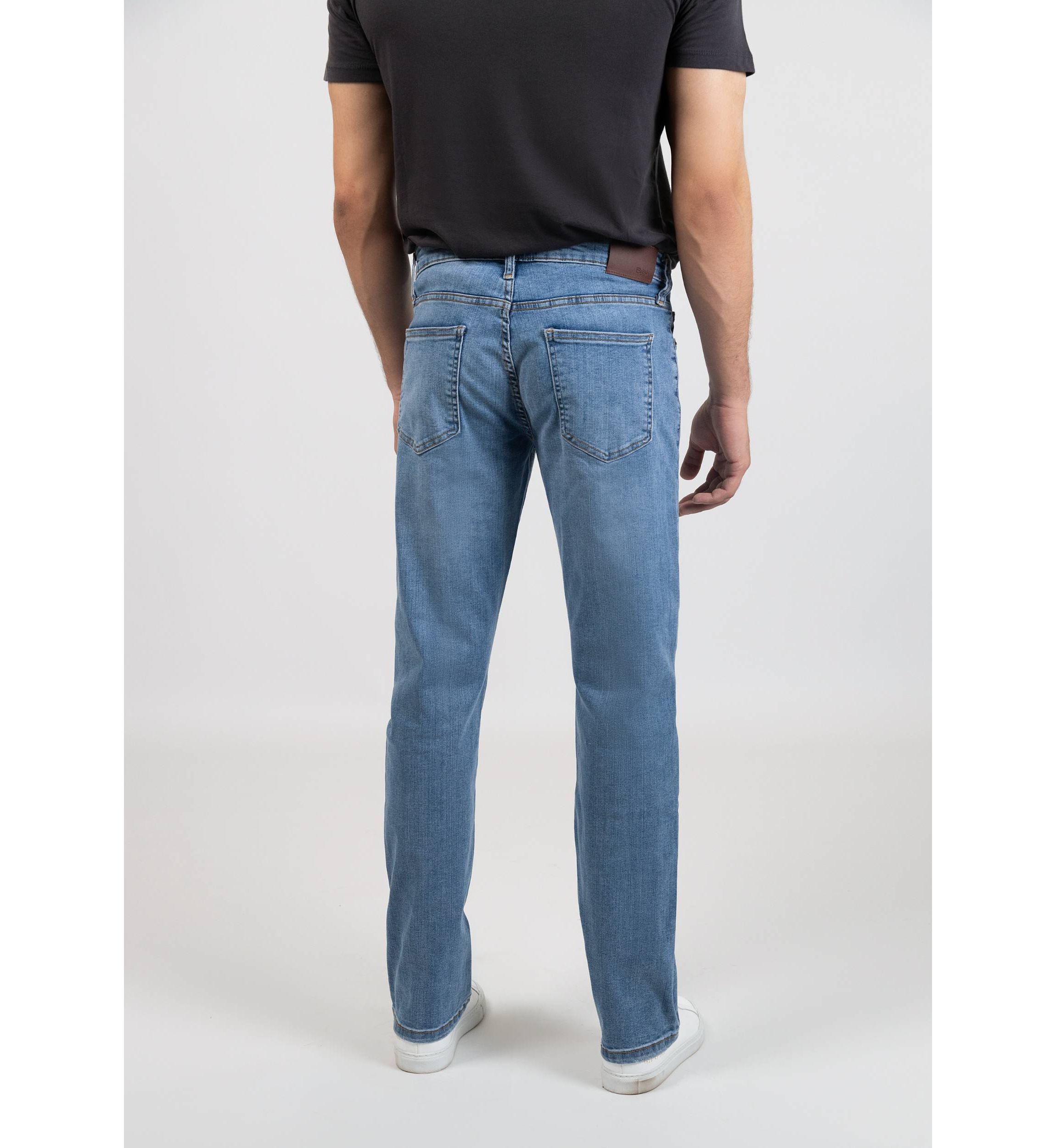 Light Wash Straight Fit Jeans - Ultra