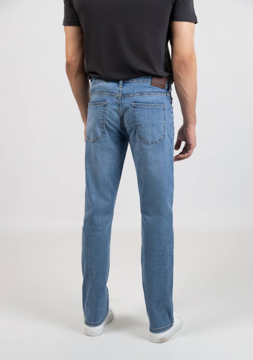 Light Wash Straight Fit Jeans - Ultra