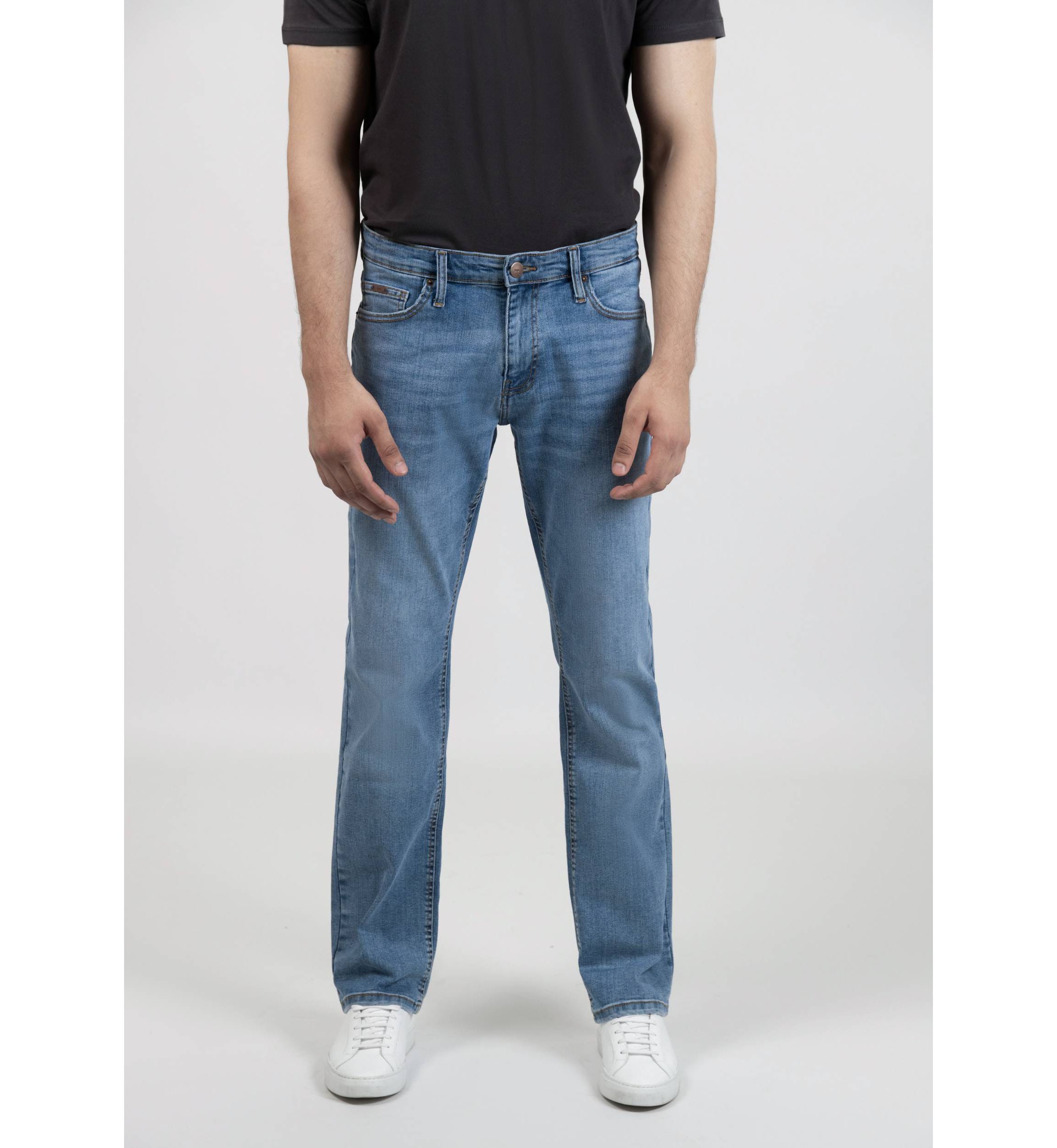 Light Wash Straight Fit Jeans - Ultra