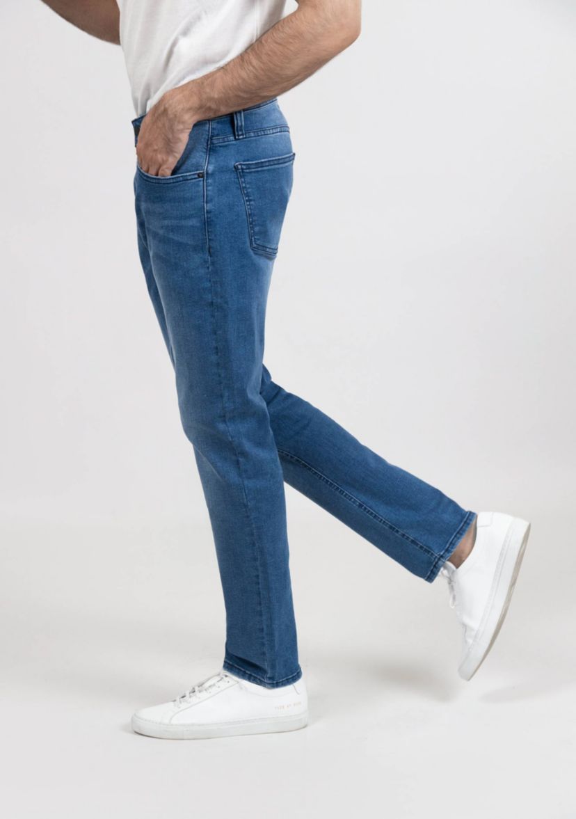 Medium Wash Slim Fit Jeans - Flex