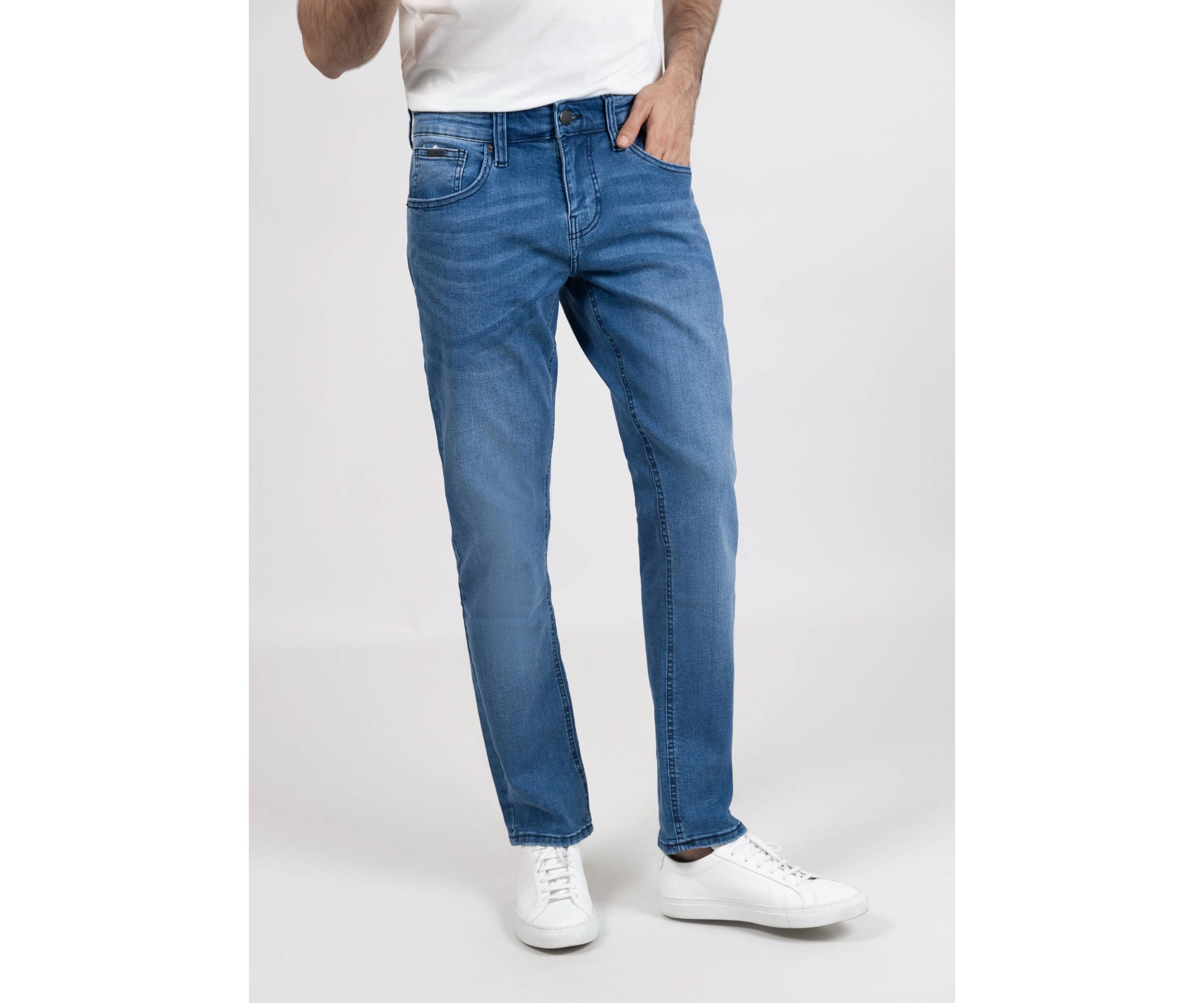 Medium Wash Slim Fit Jeans - Flex