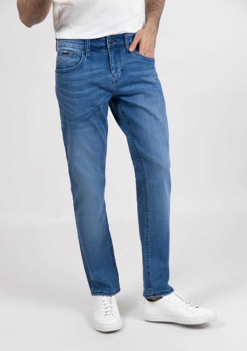Medium Wash Slim Fit Jeans - Flex