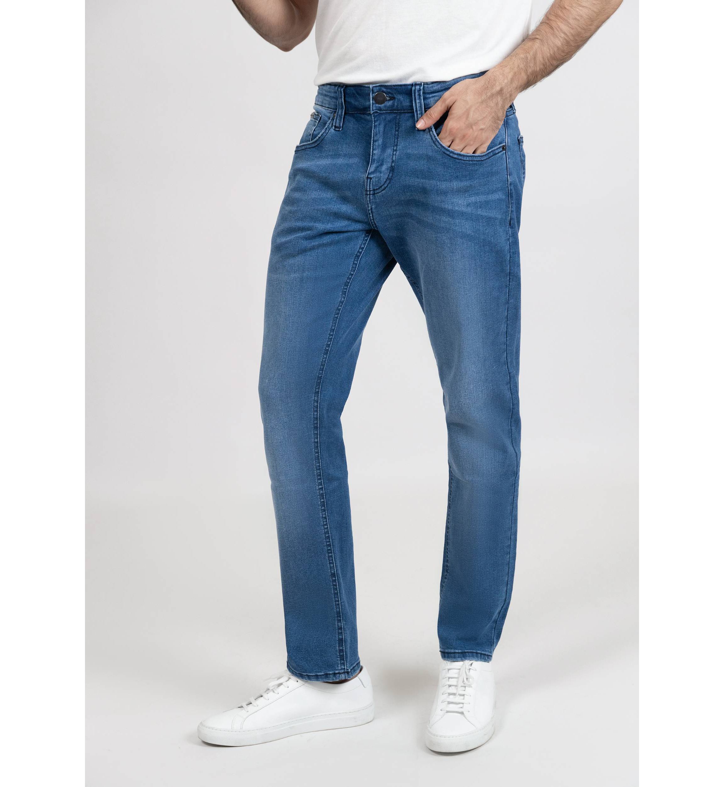 Medium Wash Slim Fit Jeans - Flex