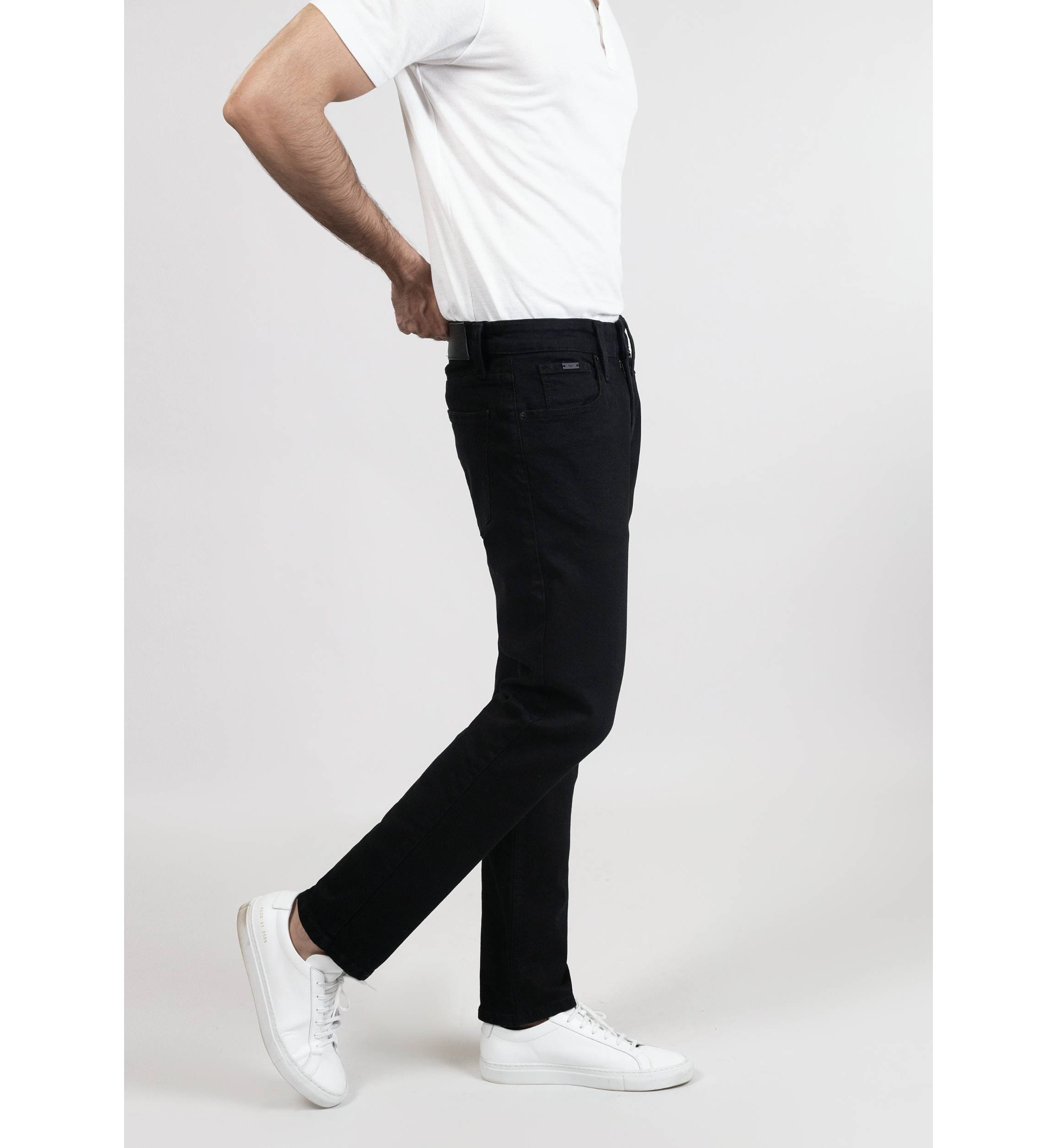 Black Rinse Wash Straight Fit Jeans - Lift