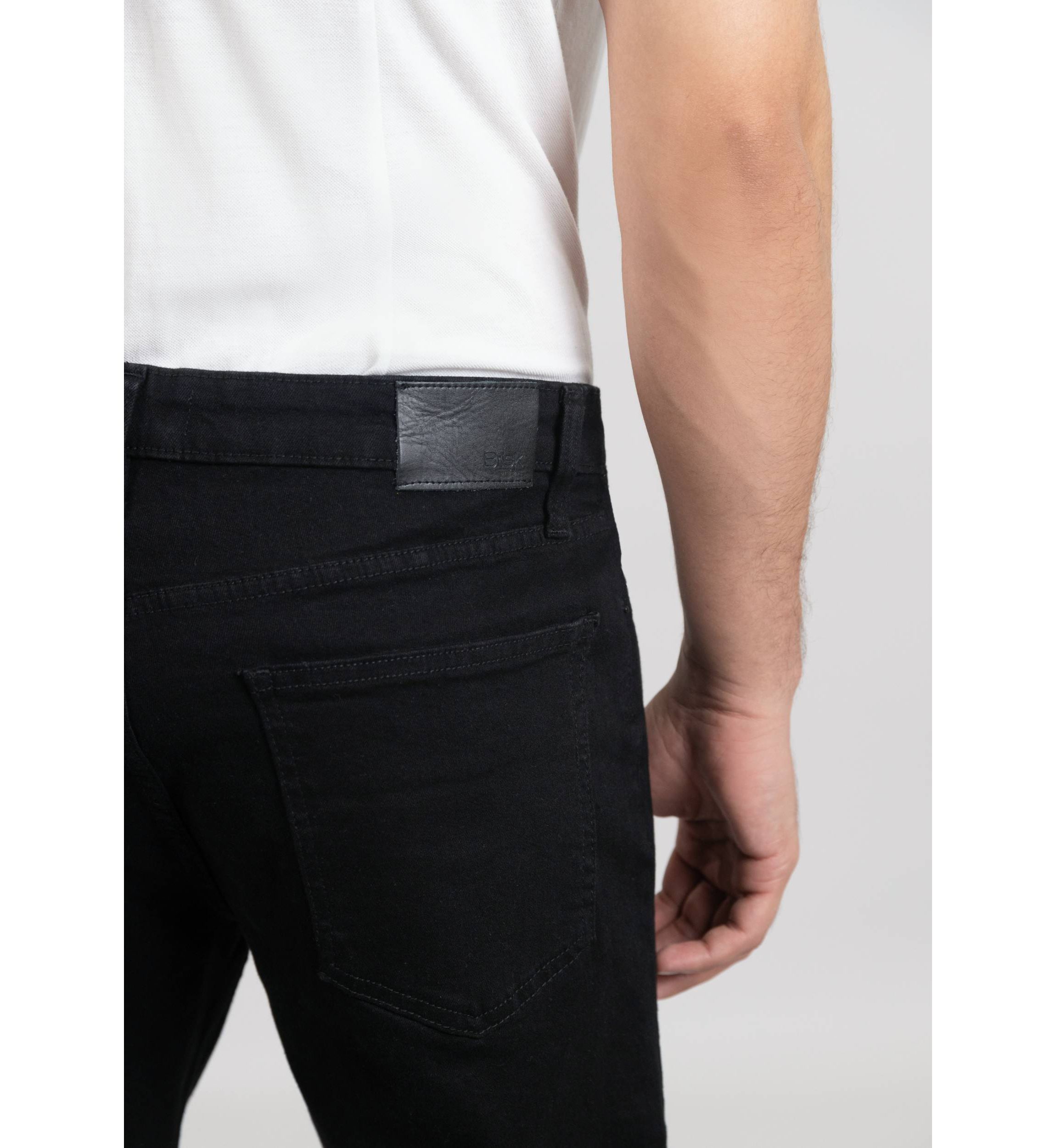 Black Rinse Wash Straight Fit Jeans - Lift