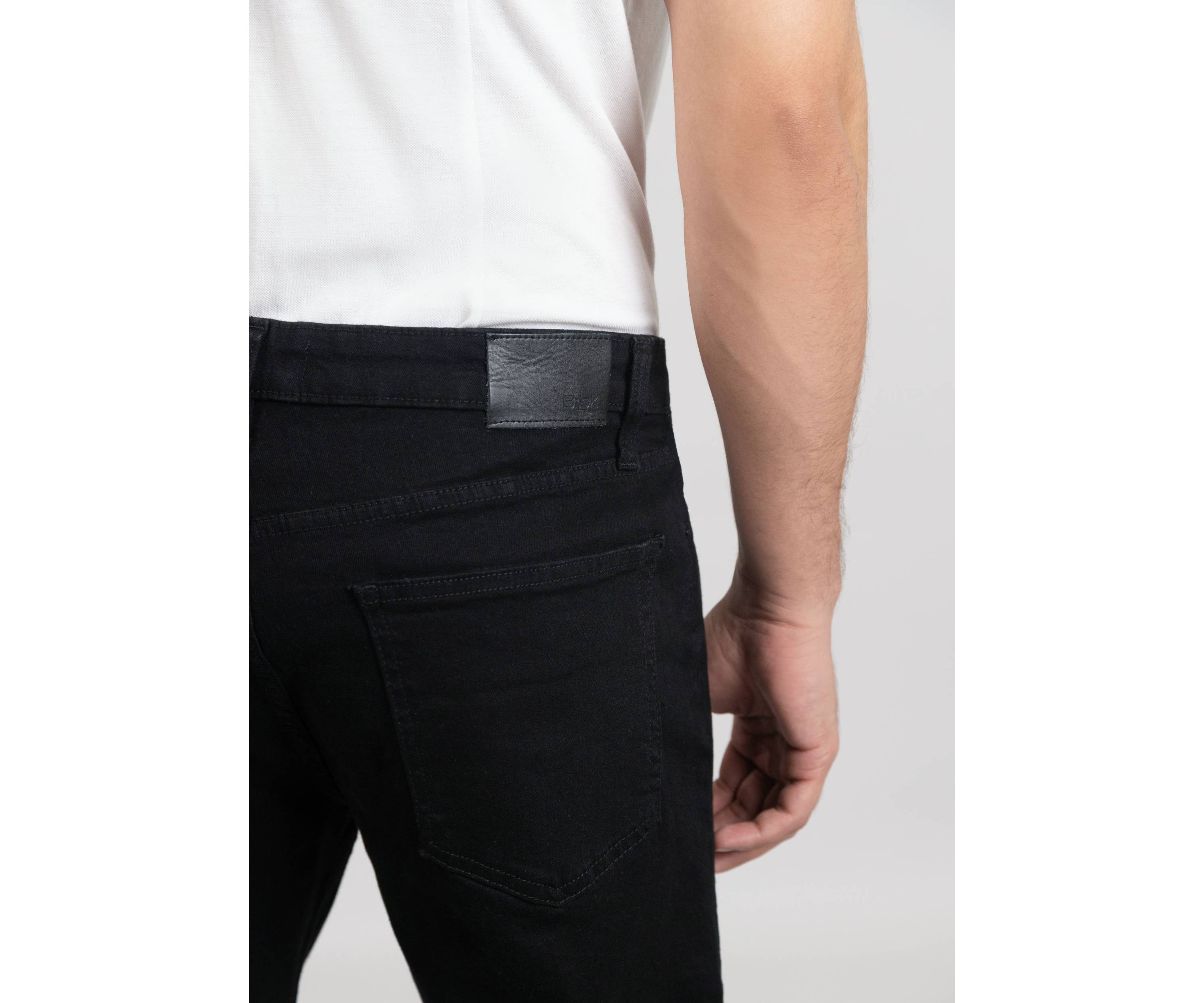 Black Rinse Wash Straight Fit Jeans - Lift