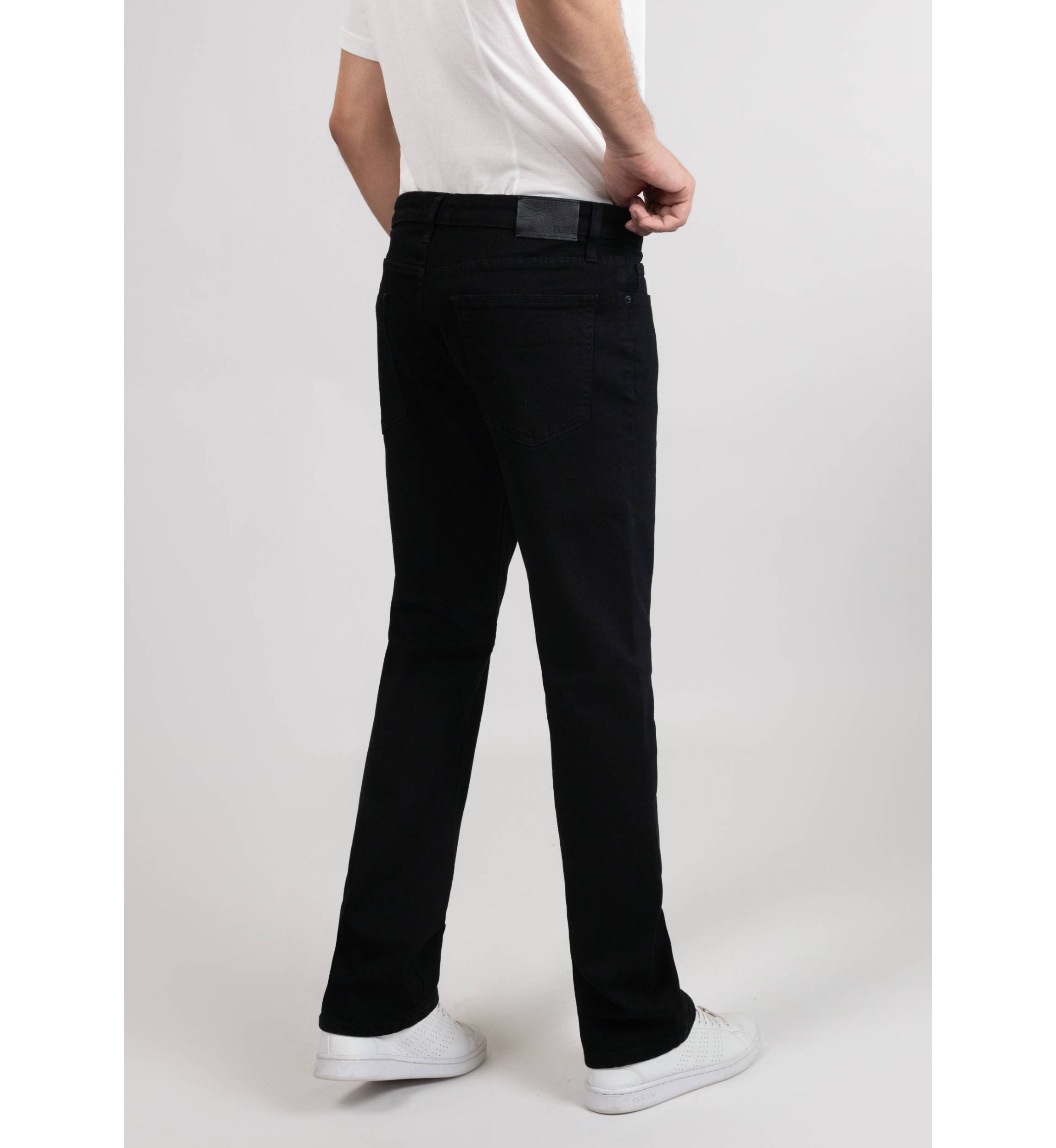 Black Rinse Wash Straight Fit Jeans - Lift