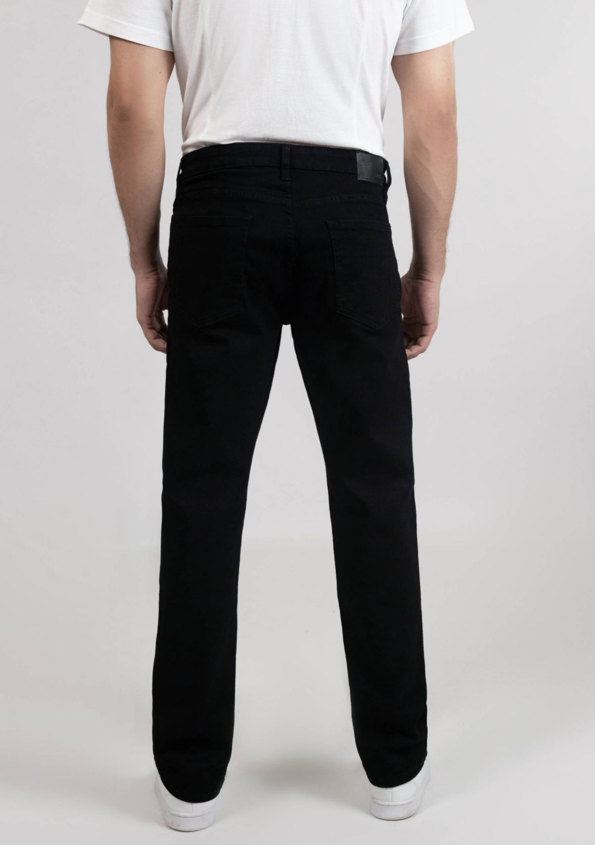 Black Rinse Wash Straight Fit Jeans - Lift
