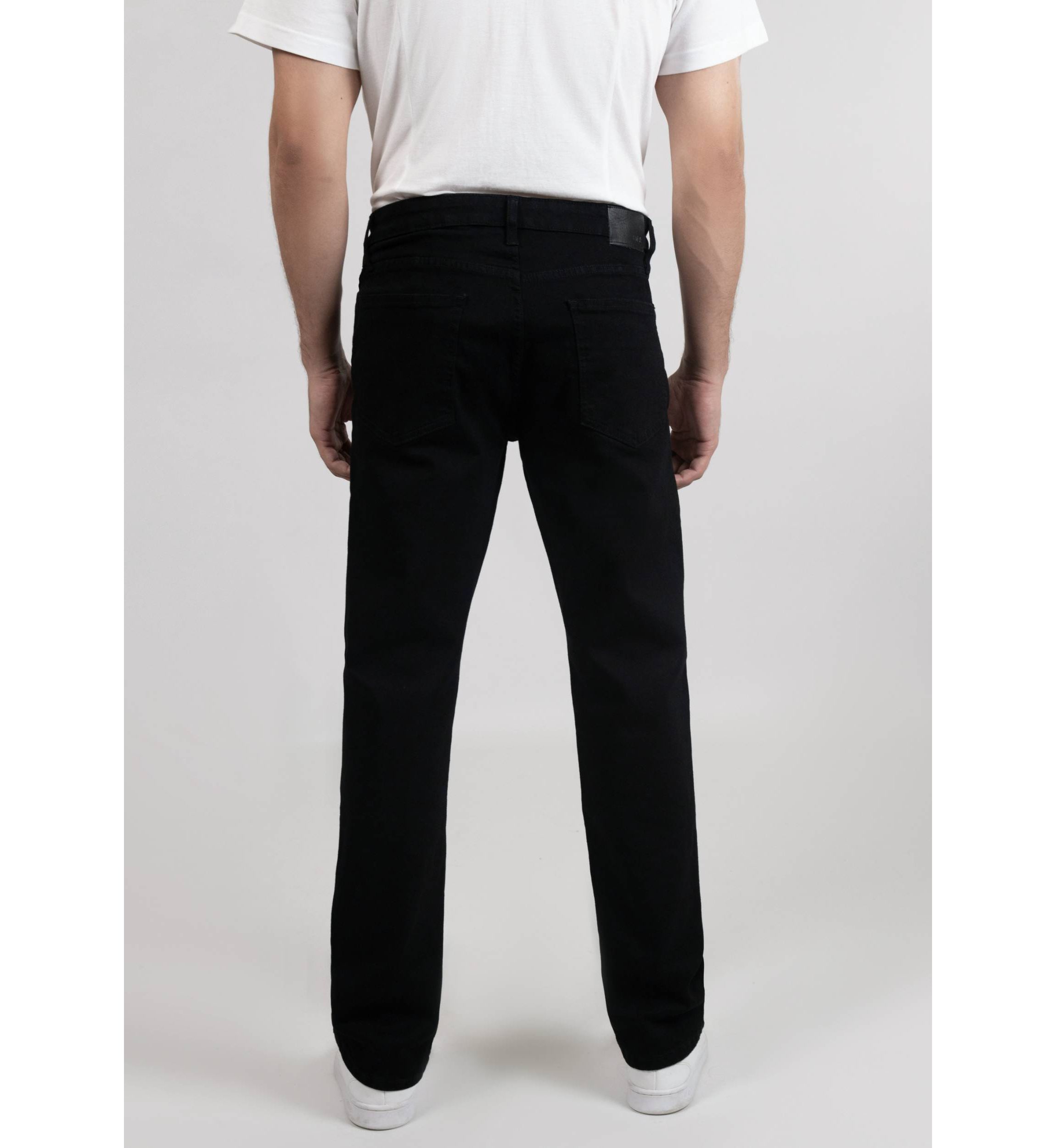Black Rinse Wash Straight Fit Jeans - Lift