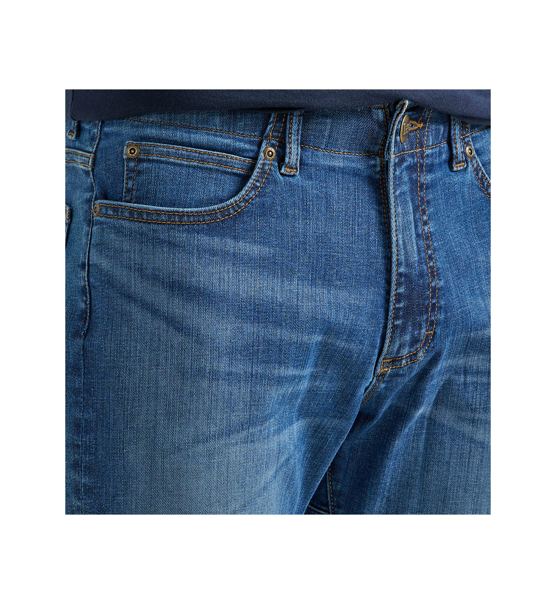 Mens Extreme Motion Athletic Tapered Leg Jeans