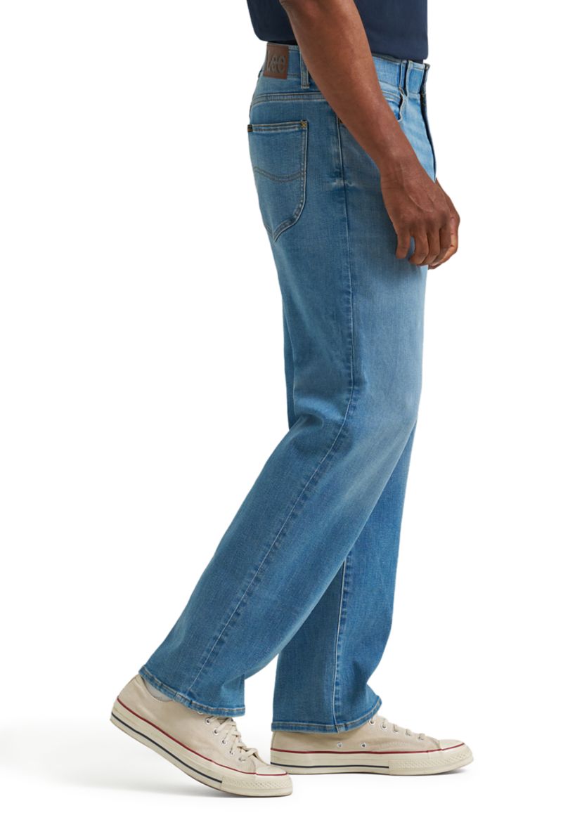 Extreme Motion Loose Fit Jeans