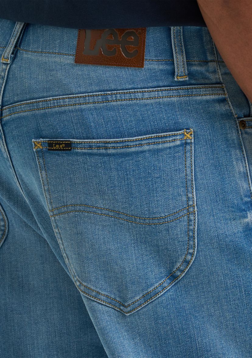 Extreme Motion Loose Fit Jeans