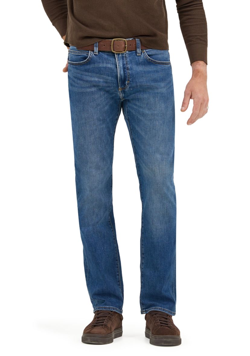 Extreme Motion Slim Straight Jeans 