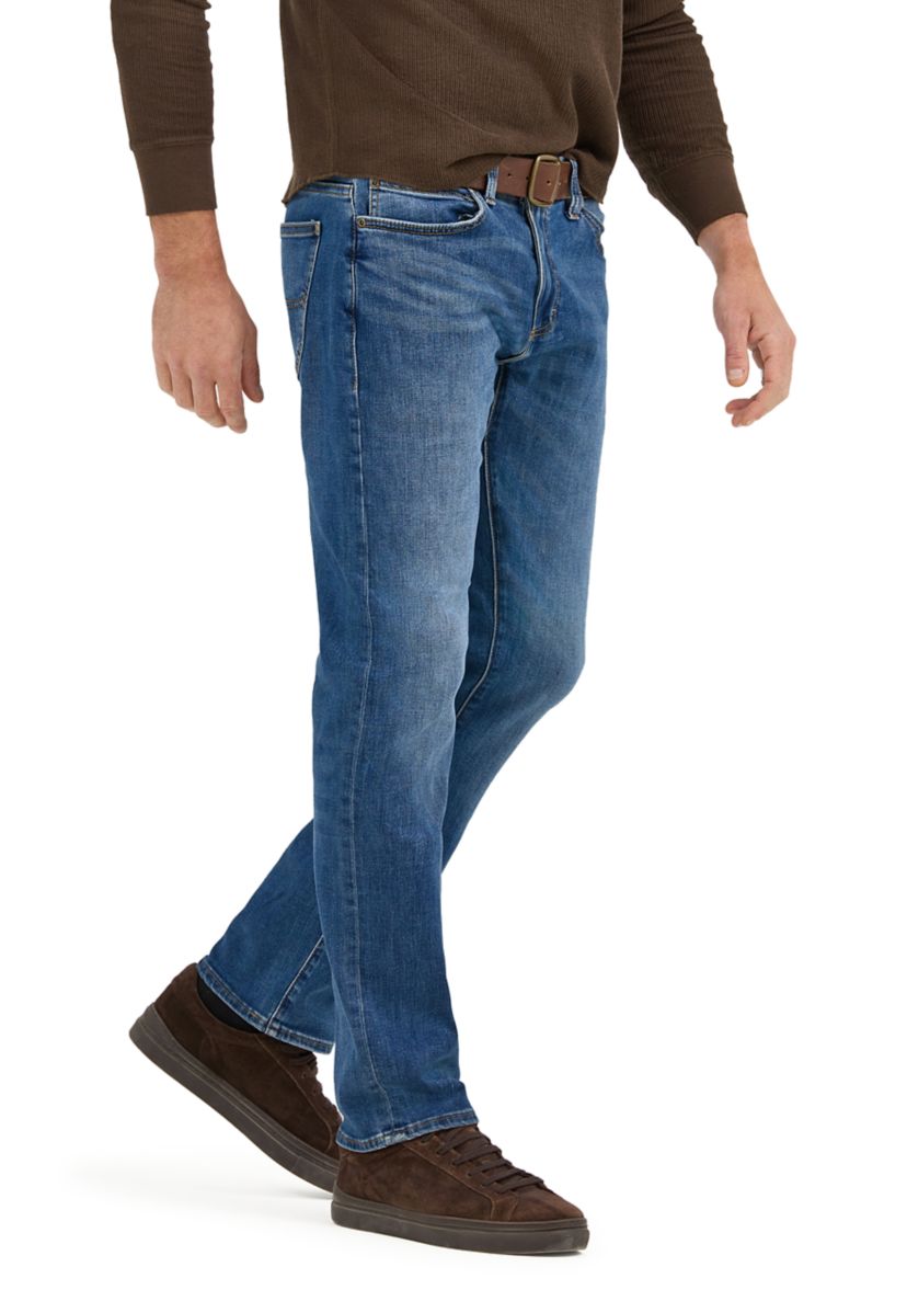 Extreme Motion Slim Straight Jeans 