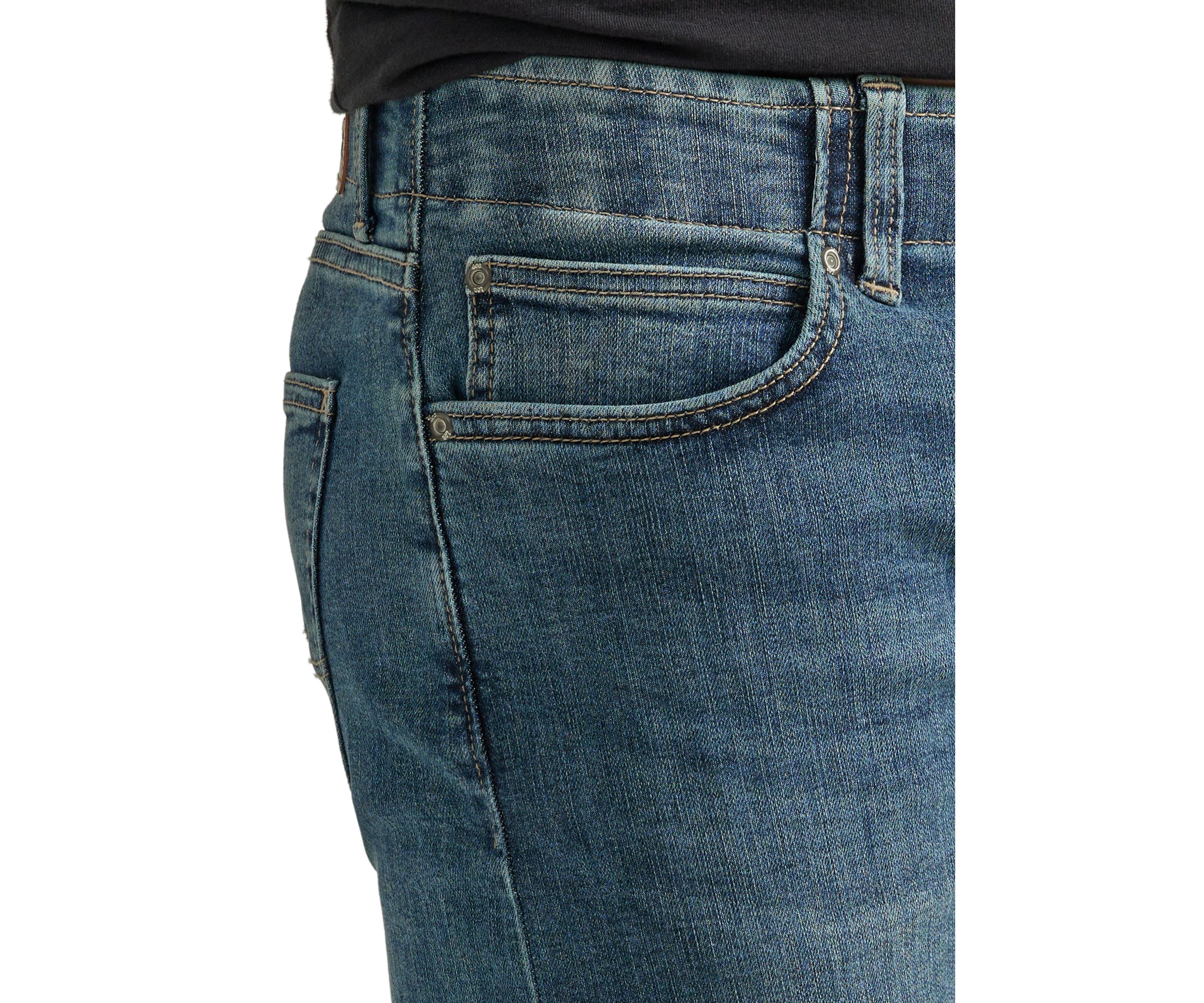 Men’s Extreme Motion Slim Straight Leg Jeans