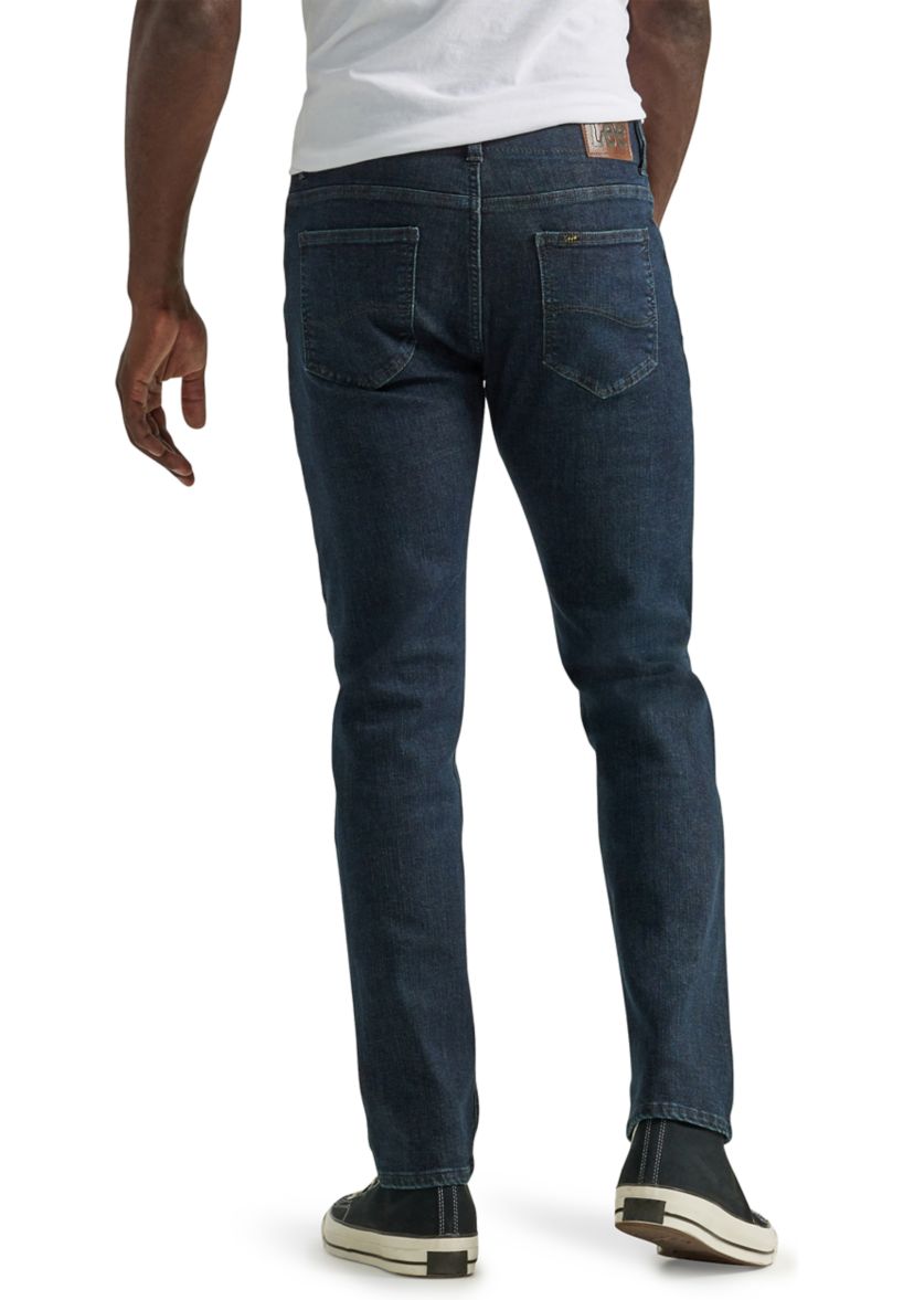   Men’s Extreme Motion Slim Straight Leg Jeans 