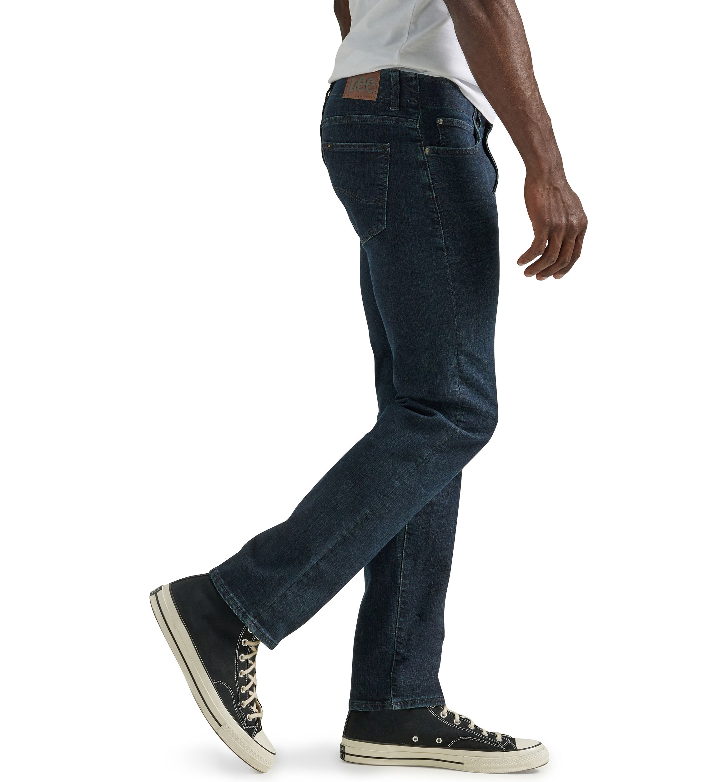   Men’s Extreme Motion Slim Straight Leg Jeans 