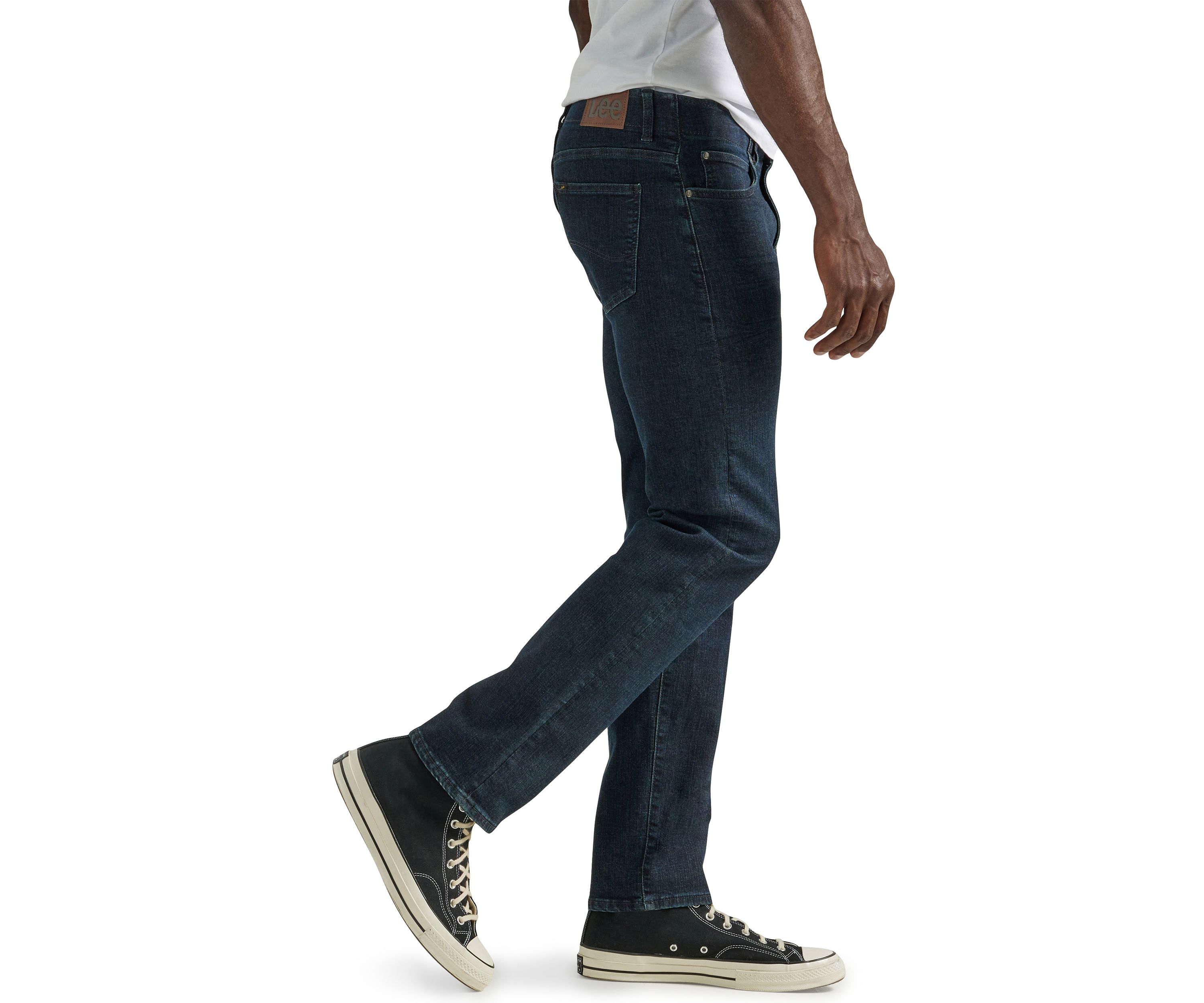   Men’s Extreme Motion Slim Straight Leg Jeans 
