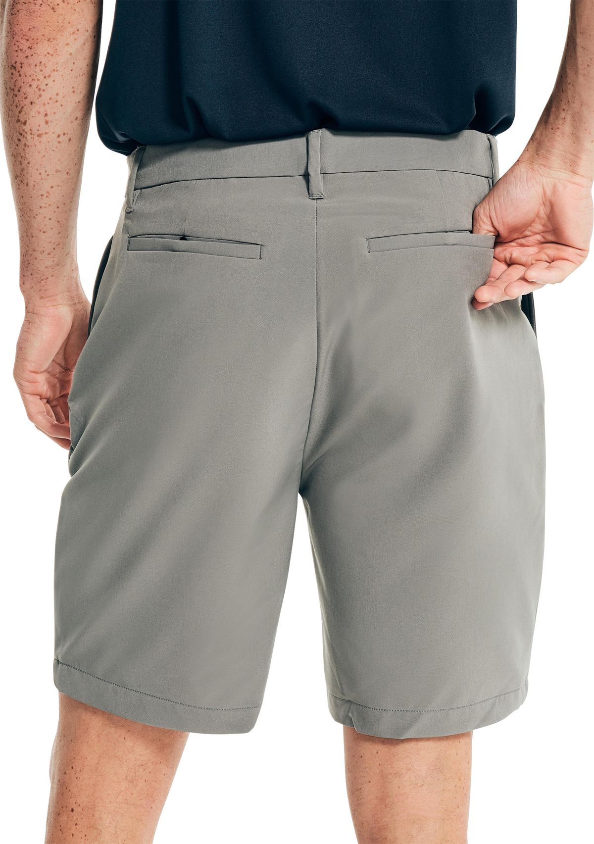 Nautica 9.5" Navtech Slim Fit Short