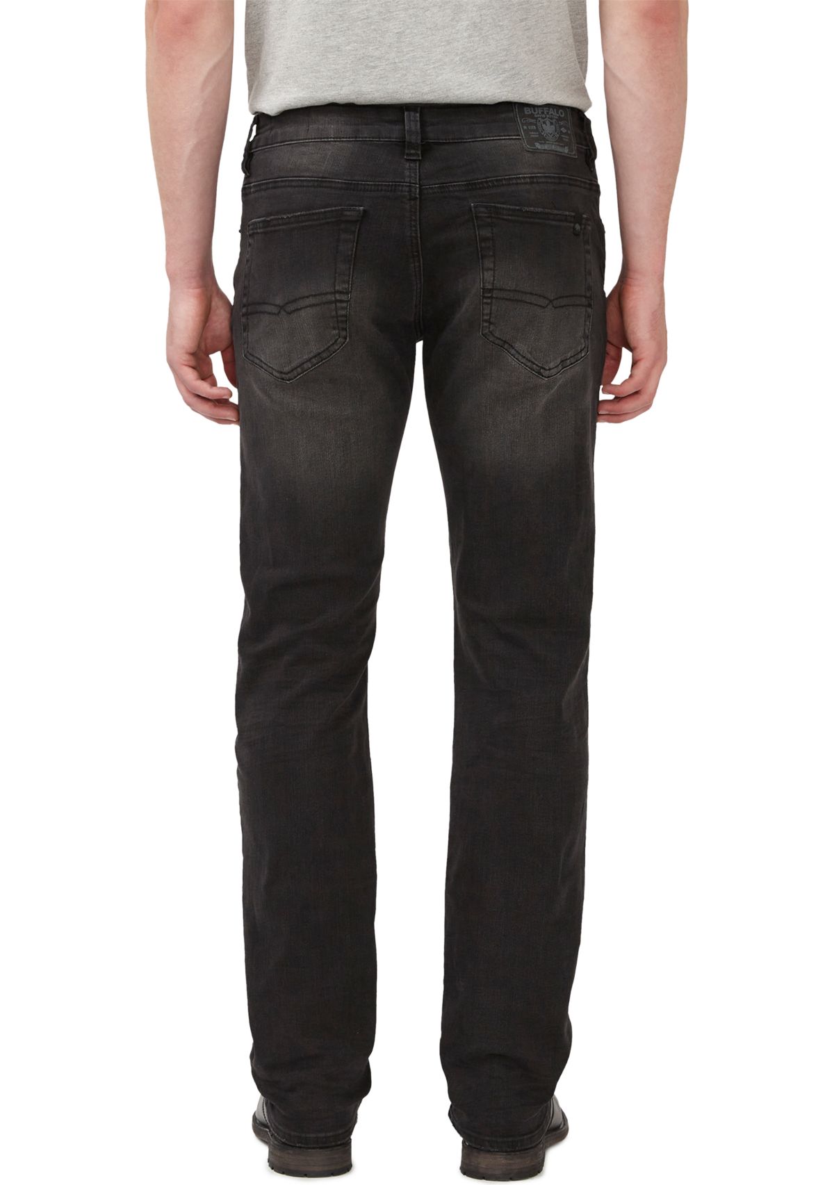 Straight Jeans