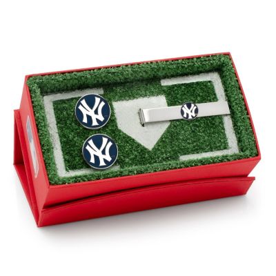 MLB New York Yankees Cufflinks and Tie Bar Gift Set