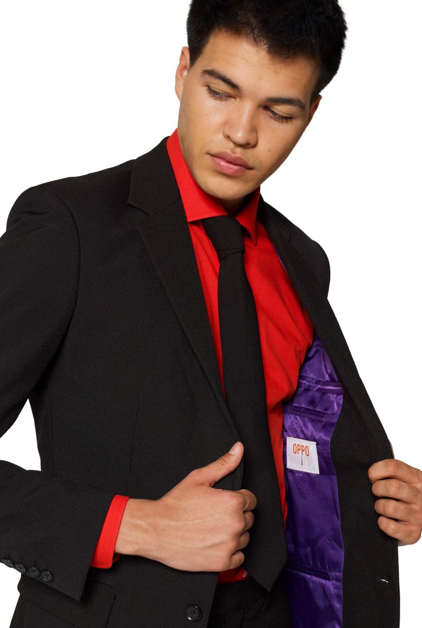 Black Knight  2 Piece Suit + Tie