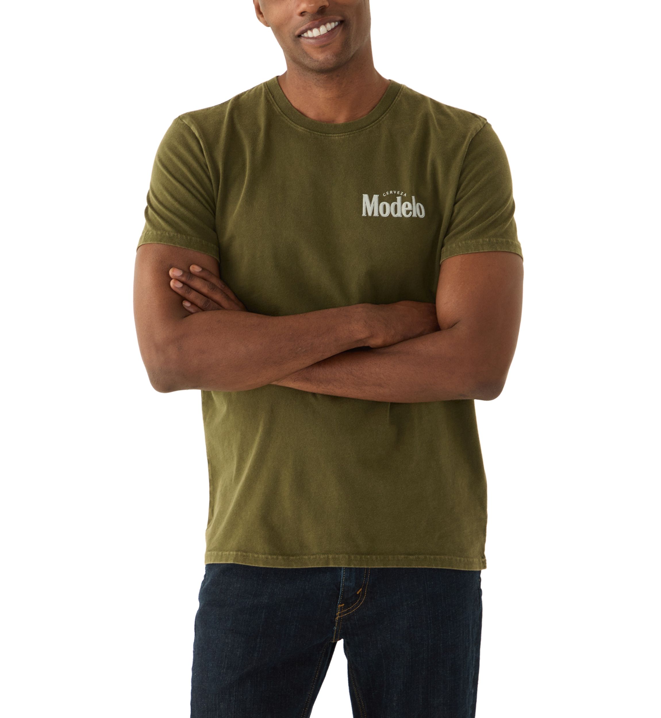Modelo Bottle Graphic T-Shirt