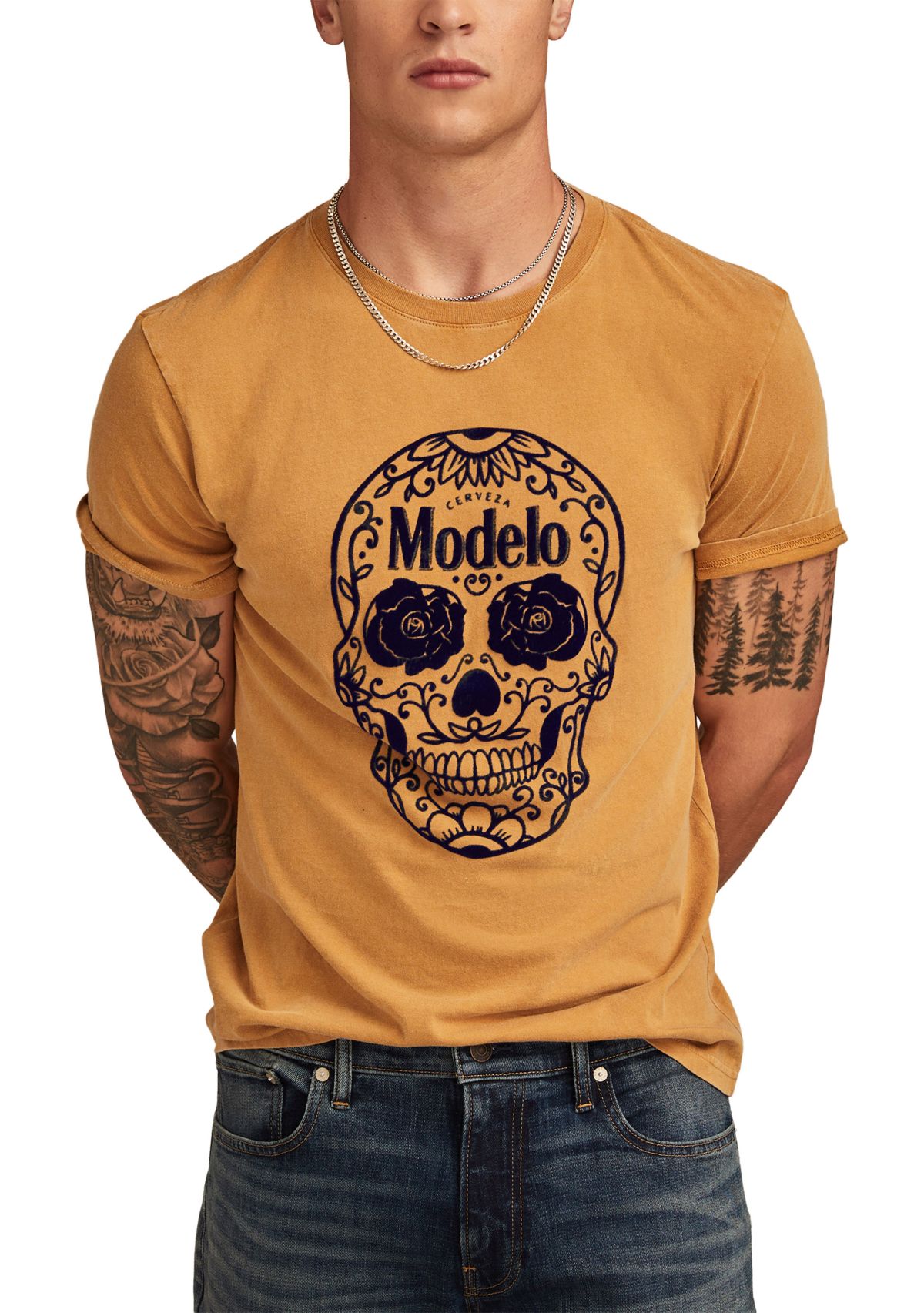 Modelo Skull Graphic T-Shirt 