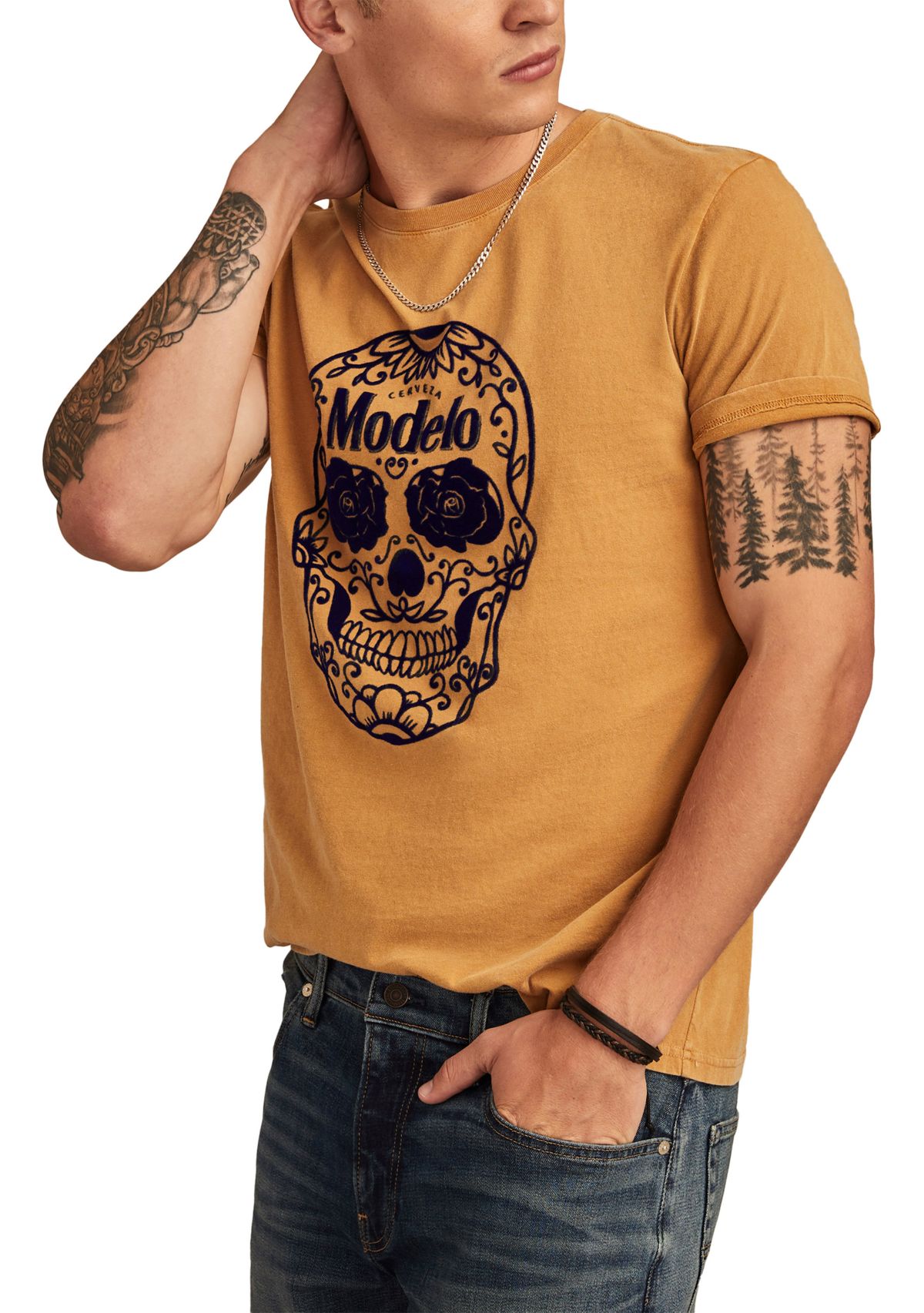 Modelo Skull Graphic T-Shirt 