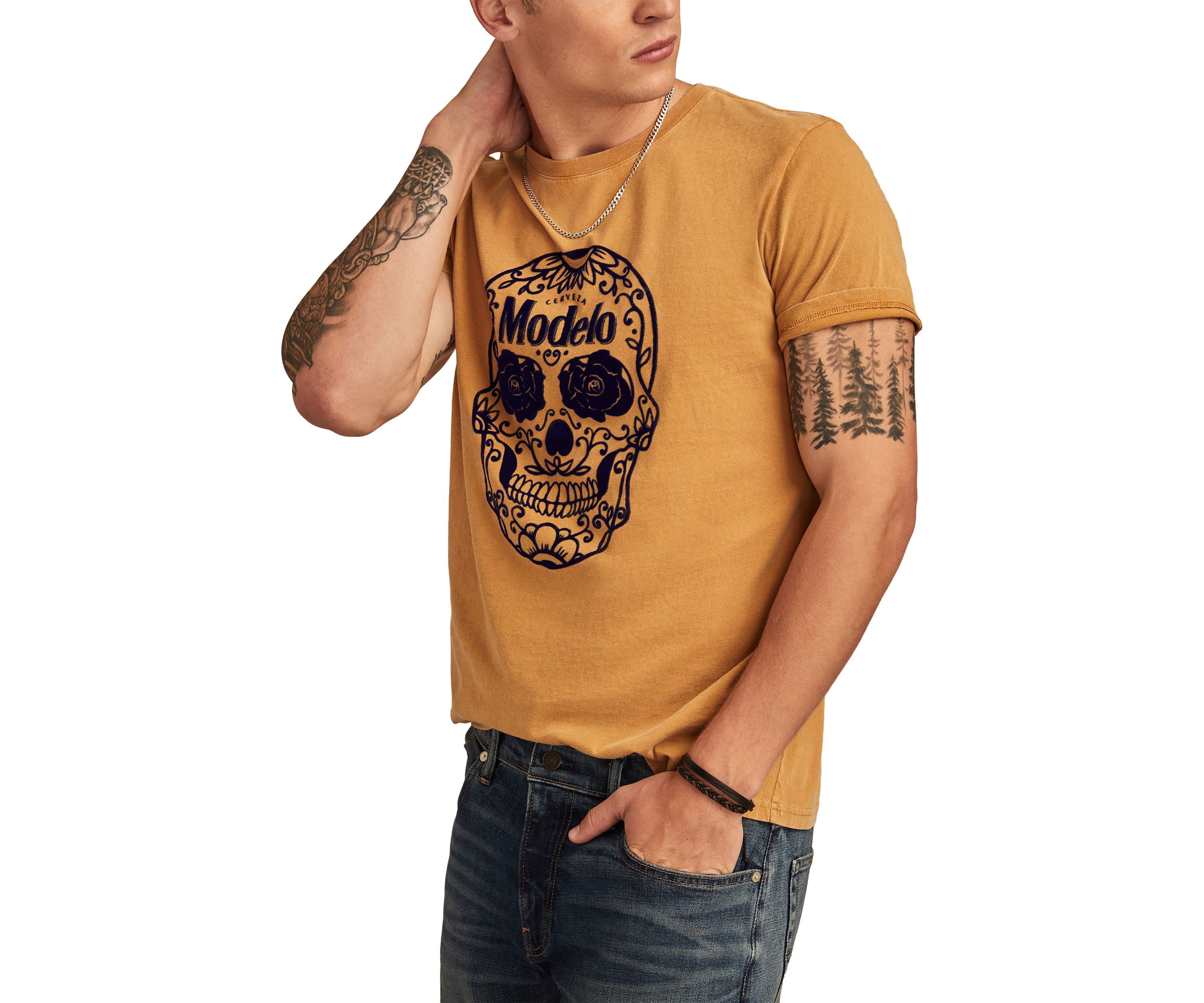 Modelo Skull Graphic T-Shirt 