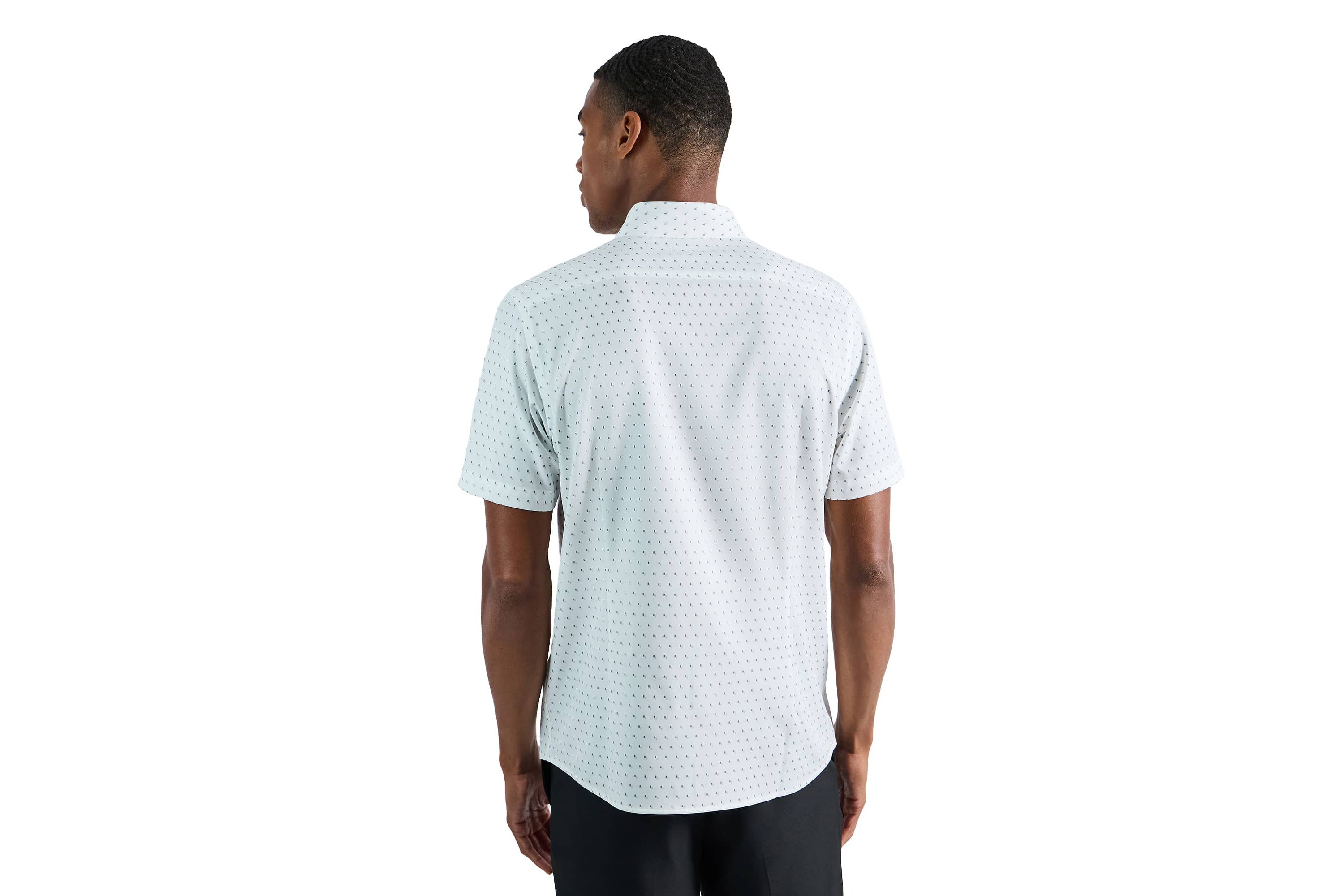 Mens Short Sleeve Seersucker Performance Button-Down Shirt