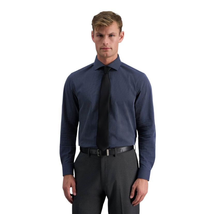 Haggar Mens Classic Fit Premium Comfort Spread Collar Dress Shirt